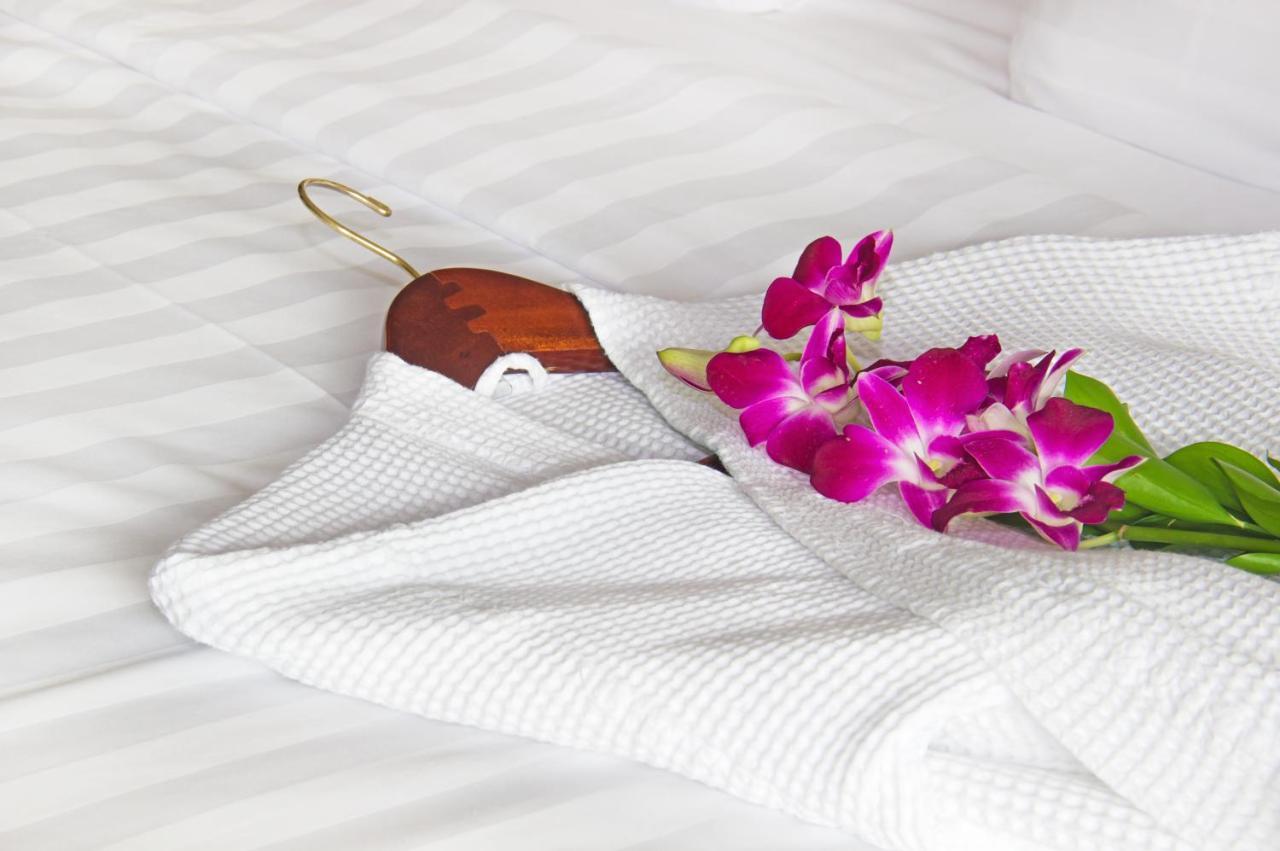 Hotel Nuovo Giardino Римини Екстериор снимка