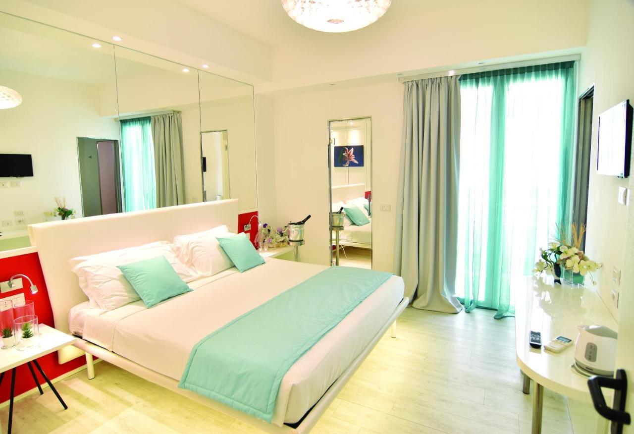Hotel Nuovo Giardino Римини Екстериор снимка