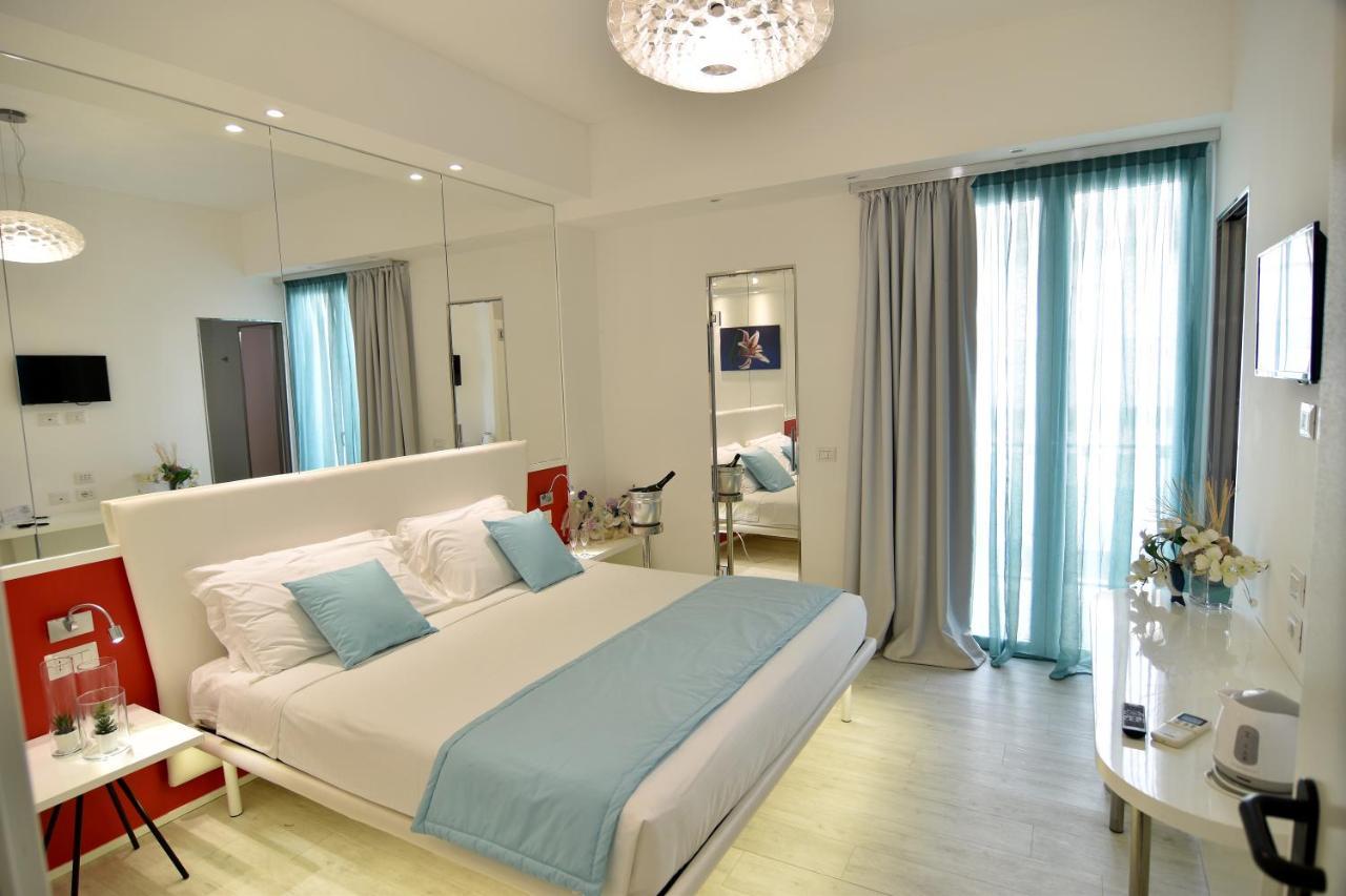 Hotel Nuovo Giardino Римини Екстериор снимка