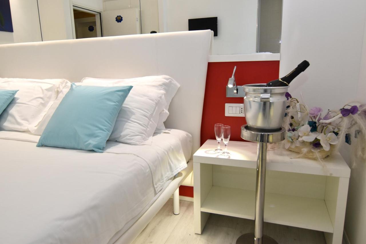 Hotel Nuovo Giardino Римини Екстериор снимка