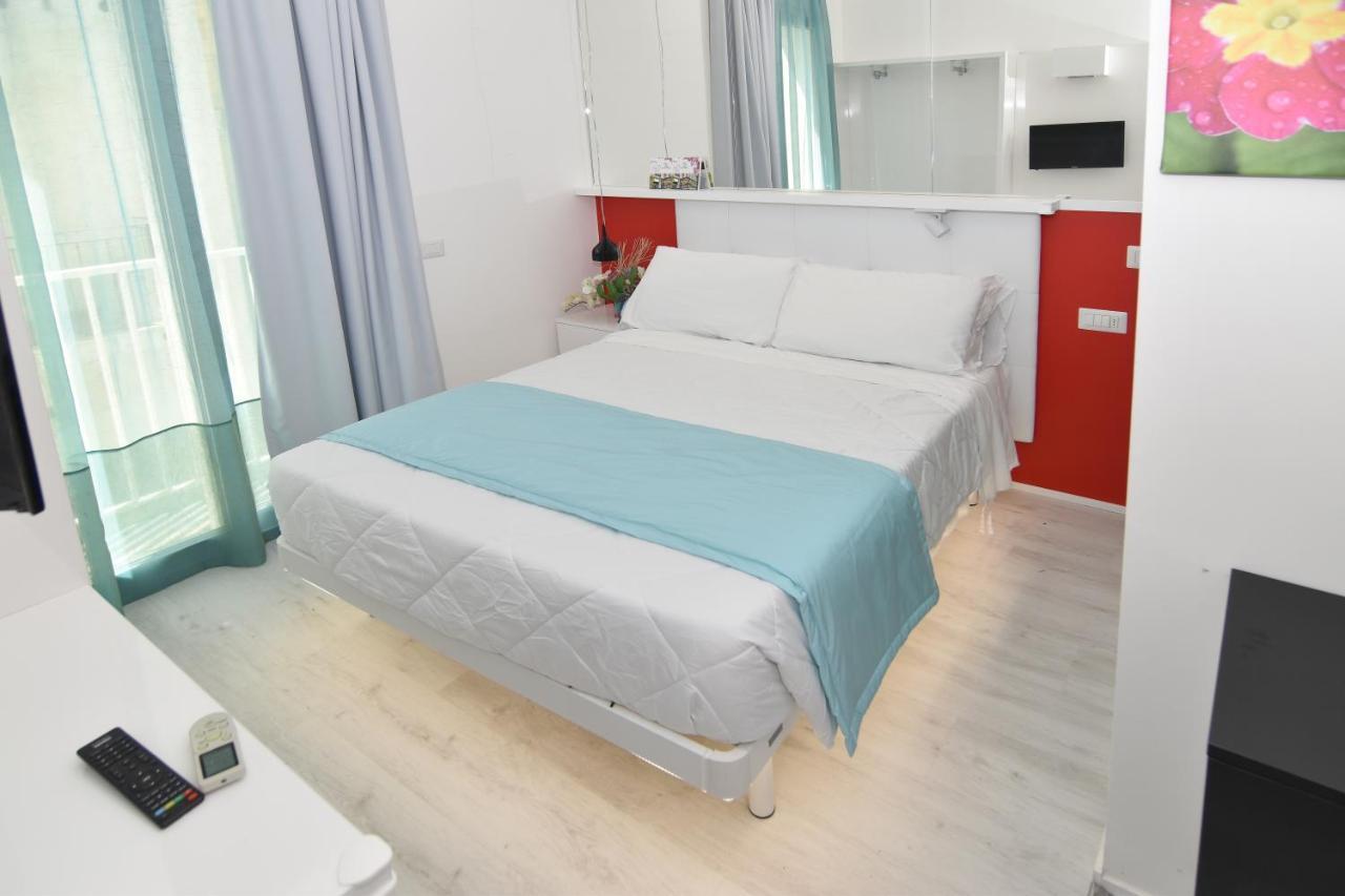 Hotel Nuovo Giardino Римини Екстериор снимка