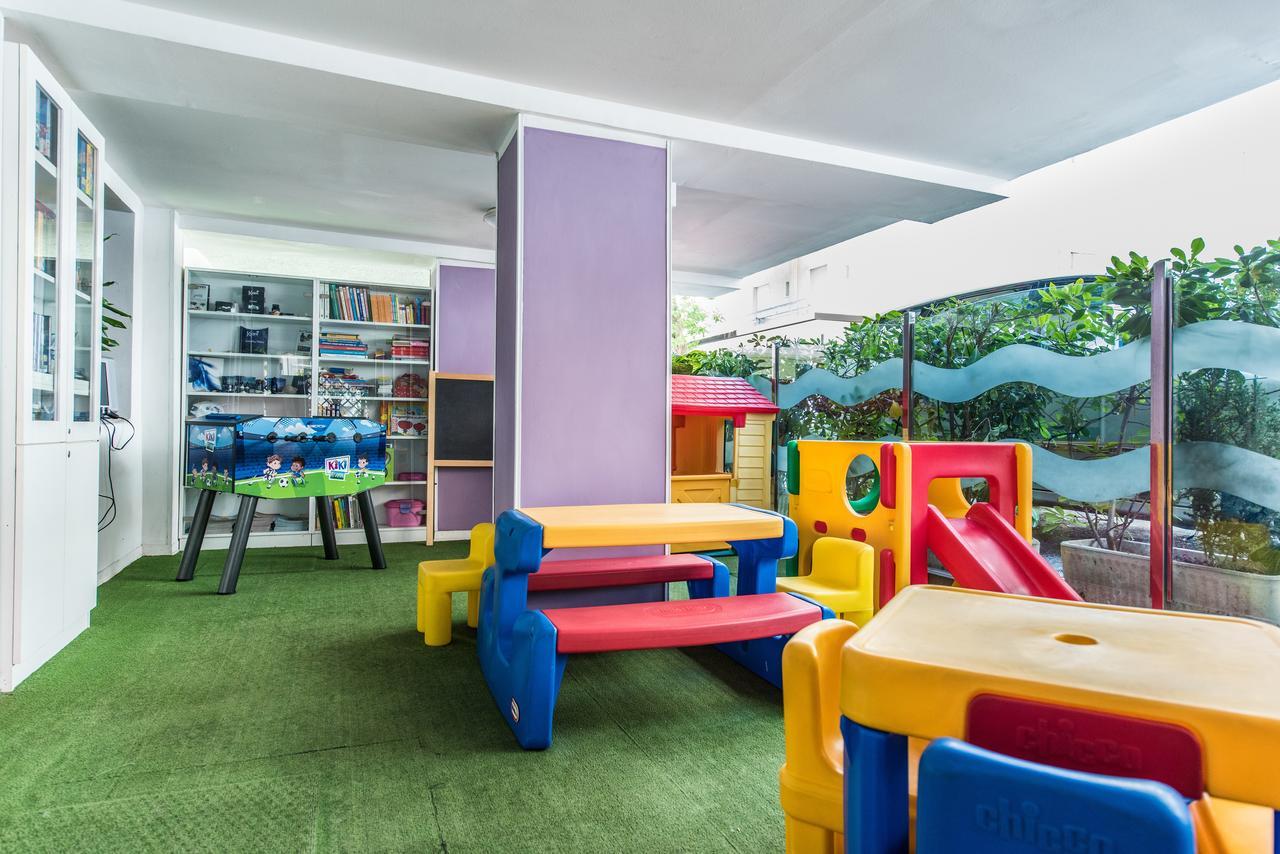 Hotel Nuovo Giardino Римини Екстериор снимка