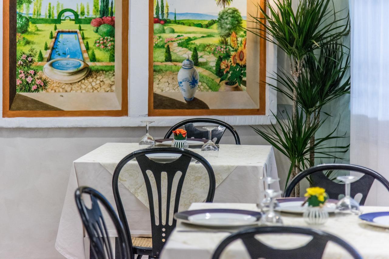 Hotel Nuovo Giardino Римини Екстериор снимка